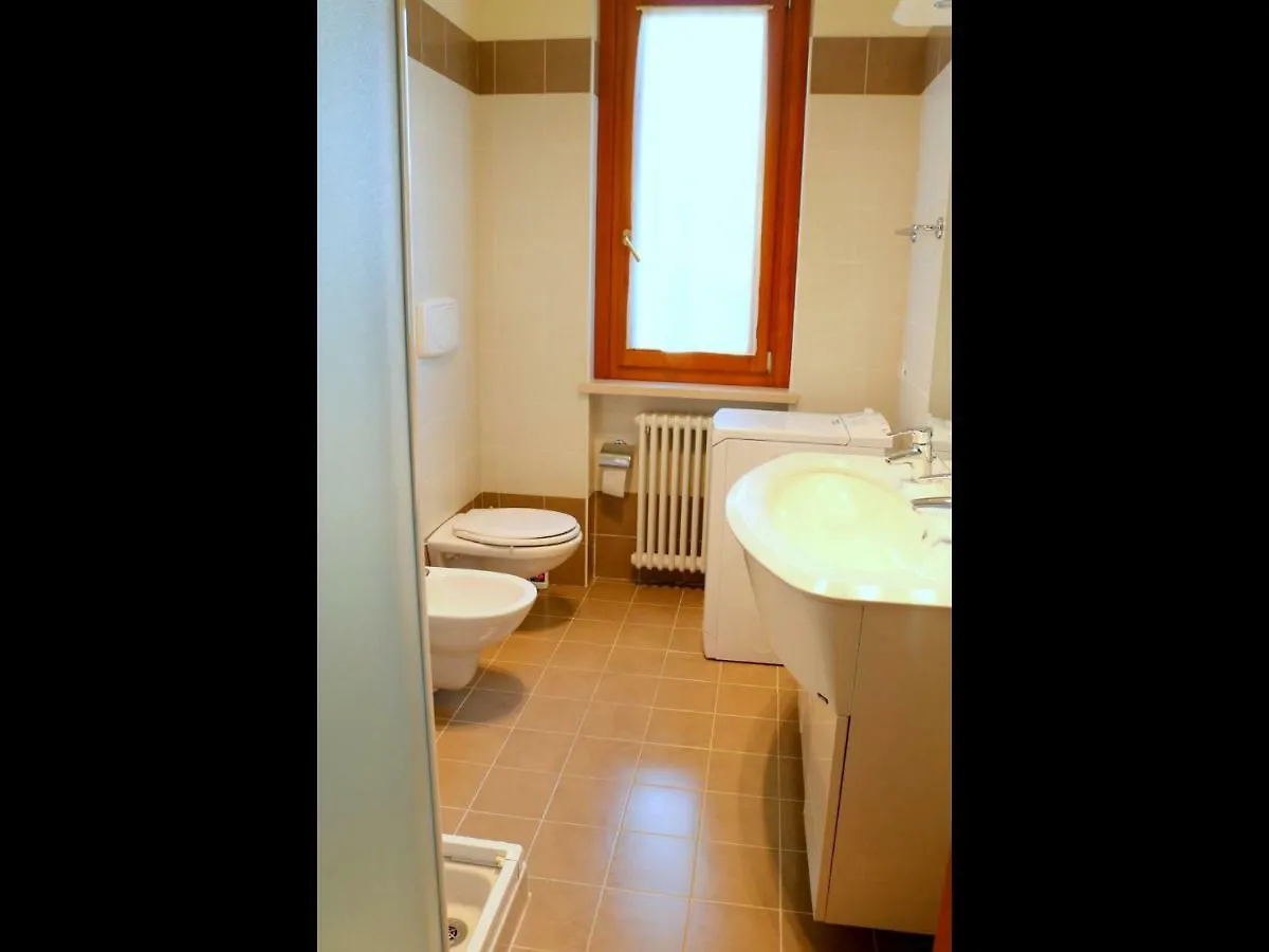 Small Residence Of Only 18 Apartments With Swimming Pool Lazise 0*,