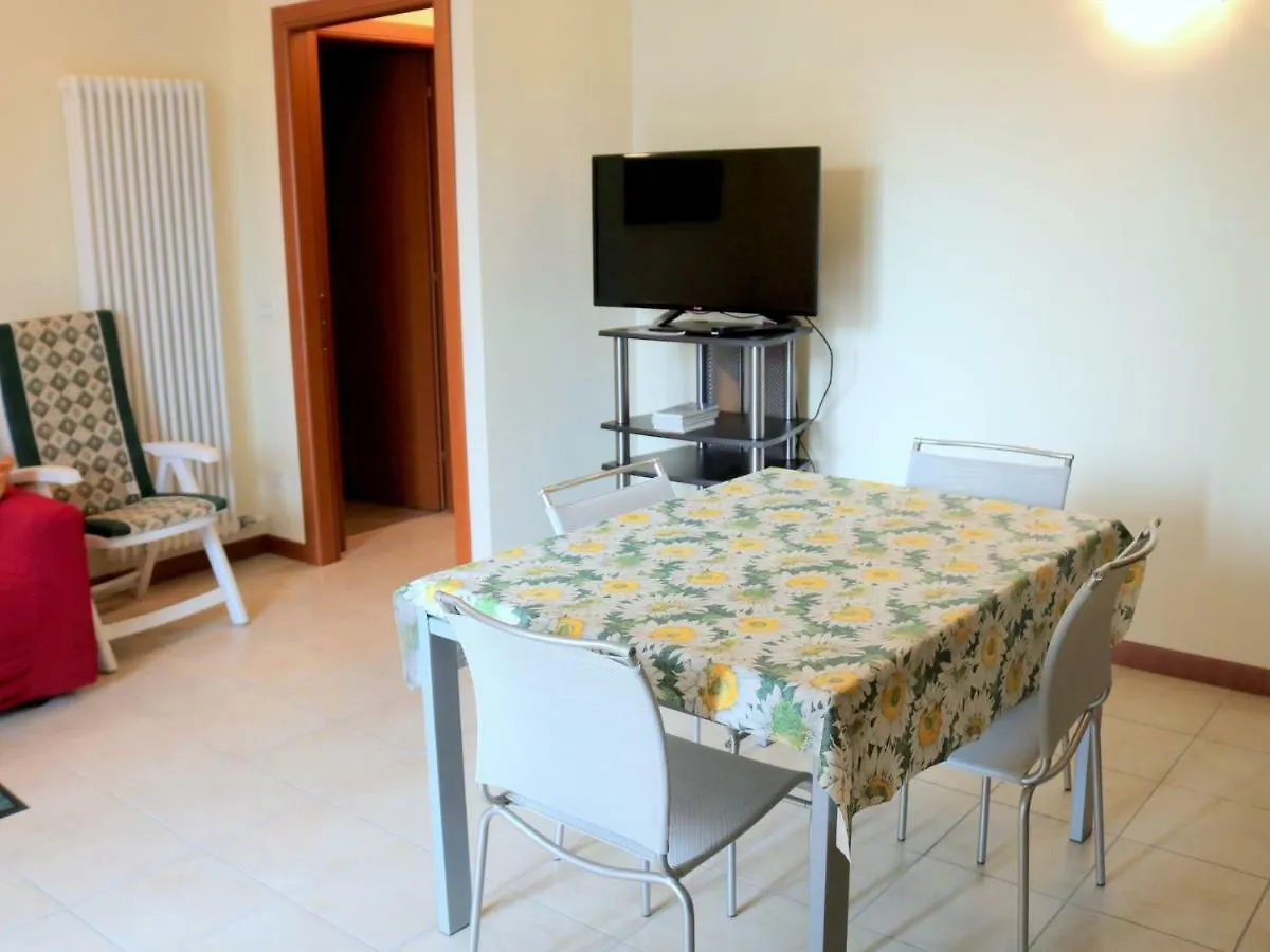 Small Residence Of Only 18 Apartments With Swimming Pool Lazise Italien